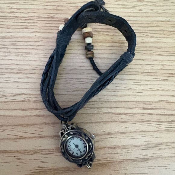 🦉 Boho Owl Charm Wrap Watch – Vintage Style Quartz Bracelet with Beads - Picture 2 of 4